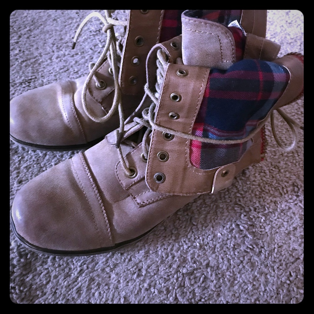 Perfect for FALL! COMBAT multi wear boot